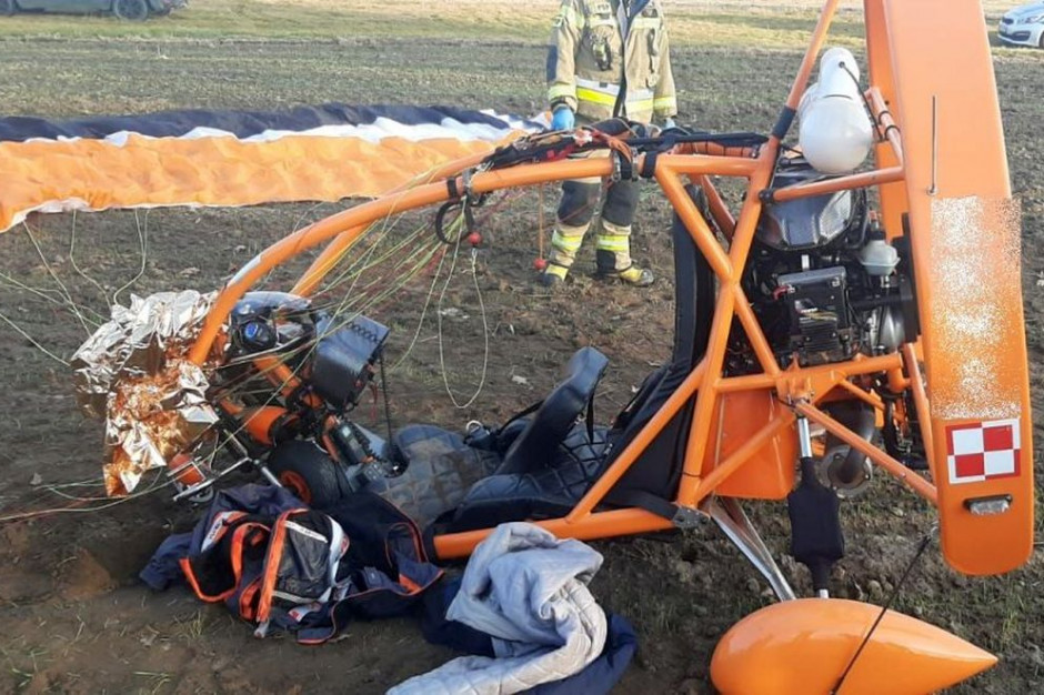 Motolotniarz spadł na ziemię pod Tarnowem, Foto: Policja