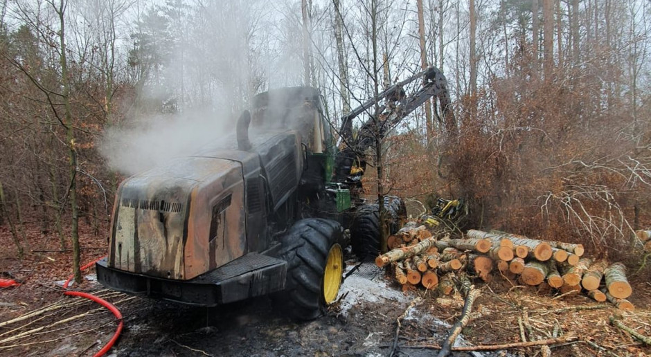 Pożar maszyny do prac leśnych