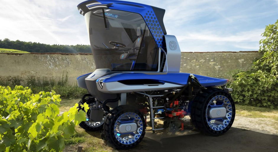 New Holland Straddle Tractor Concept - przyszłość elitarnych winnic?