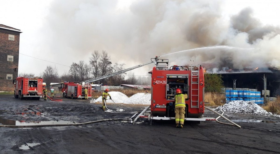 Groźny pożar na terenie zakładów azotowych w Chorzowie