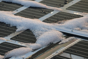Na jakie uszkodzenia są narażone panele fotowoltaiczne w czasie zimy?