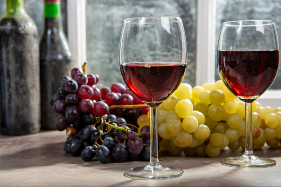 Nowe przepisy zwalniają drobnych producentów wina z obowiązku posiadania zezwolenia na obrót hurtowy, fot. Shutterstock