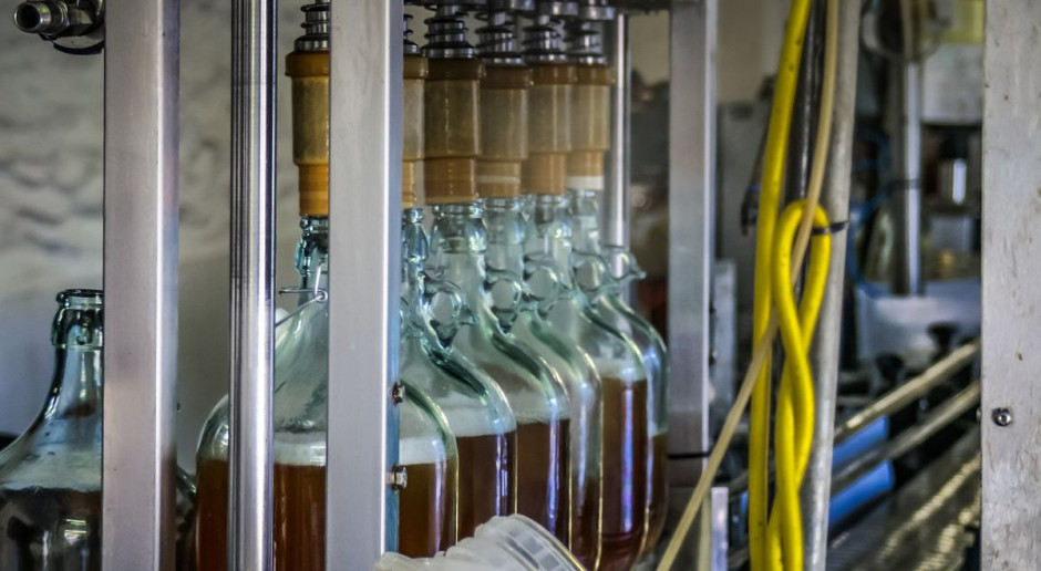 Sejm odrzucił poprawki Senatu do ustawy obniżającej akcyzę dla małych producentów napojów alkoholowych