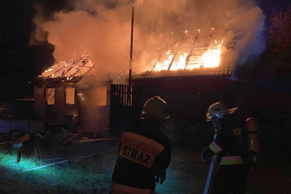 Stodoła wraz zawartością spłonęła prawie doszczętnie, Foto: OSP Wrzoski