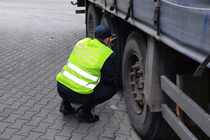 Tir jechał z paszą - nie miał hamulców