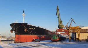 El puerto de Szczecin descarga fertilizantes gigantes.  32,2 mil toneladas de urea