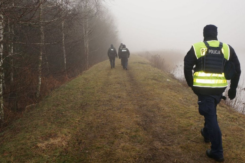 Policjanci, druhowie i mieszkańcy wsi szukali w lesie zaginionego dziecka, Foto ilustracyjne: Policja
