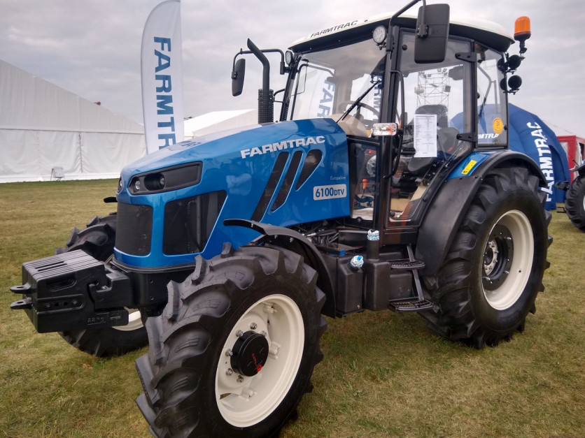 Farmtrac 6100 osiąga moc maksymalną na poziomie 95 KM fot. mat. prasowe