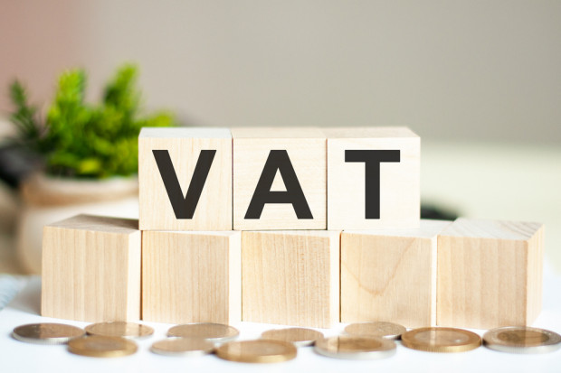 Sejm uchwalił ustawę obniżającą VAT na żywność, paliwa i energię
