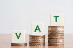 Senat: ustawa obniżająca VAT wraca do komisji