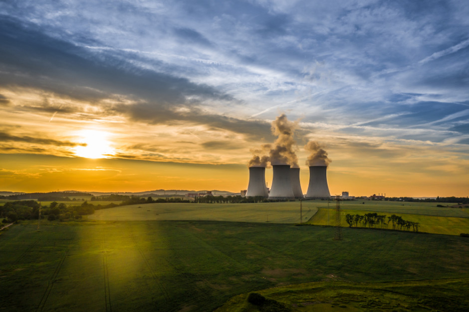Akceptacja energetyki jądrowej rośnie wraz z wiekiem respondentów, fot. Shutterstock