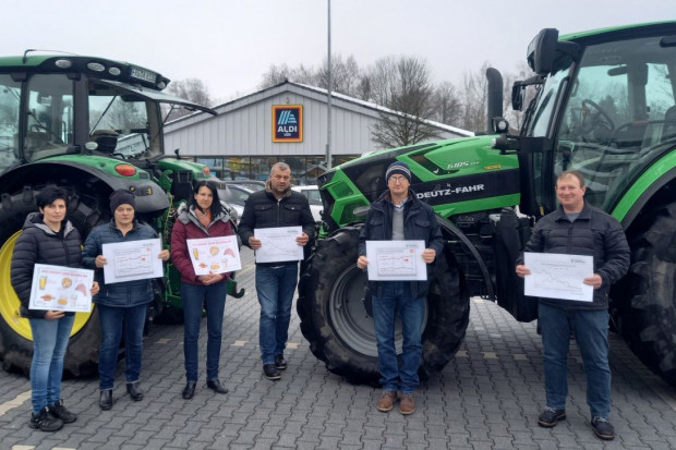 Bawarscy rolnicy protestowali przed marketami