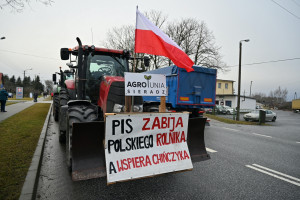 W Łódzkiem utrudnienia na wielu drogach z powodu protestów rolników AGROunii