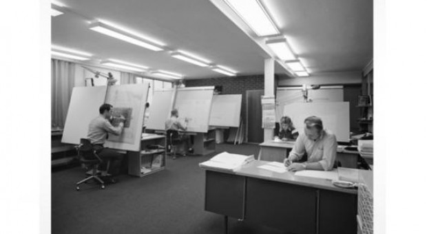 Zespół badawczo-rozwojowy Kverneland pracujący nad pierwszymi projektami dłut odwracalnych w 1970 roku fot. mat. prasowe