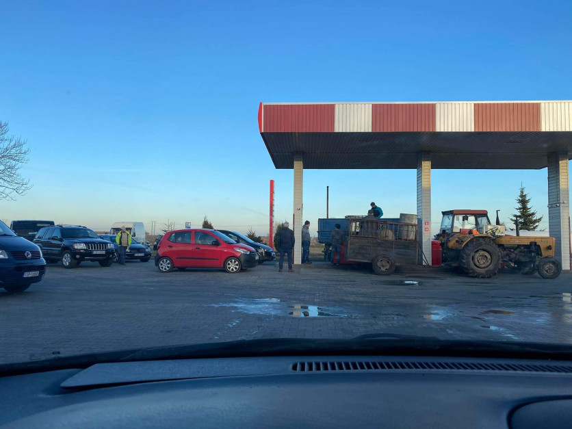 W wielu regionach kraju obserwujemy panikę na stacjach paliw fot. Czytelnik