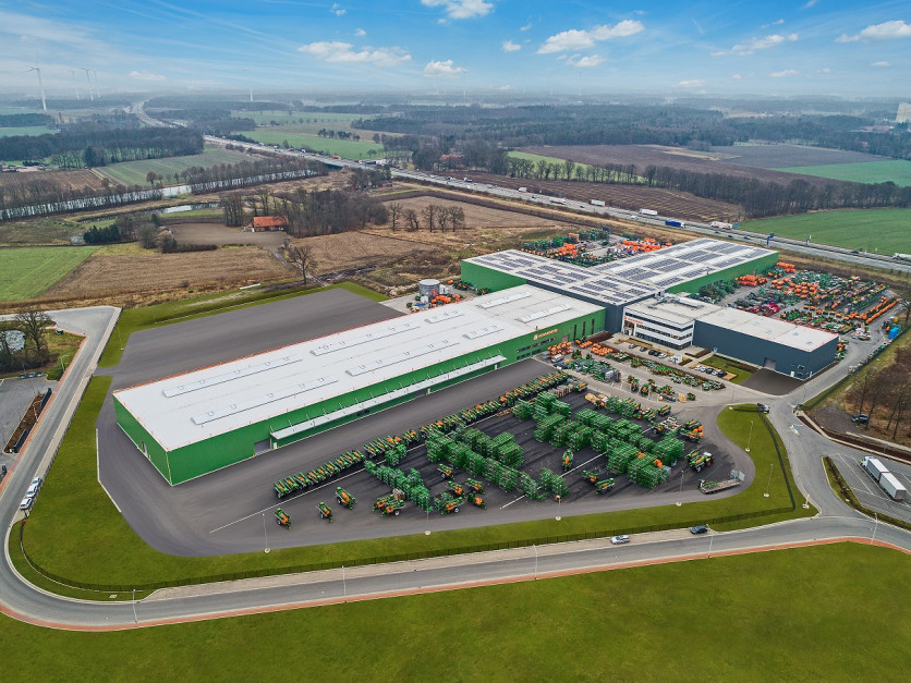 Na początku września 2021 r. firma Amazone świętowała rozpoczęcie budowy pierwszej rozbudowy w zakładzie produkcyjnym w Bramsche-Schleptrup. fot. Amazone