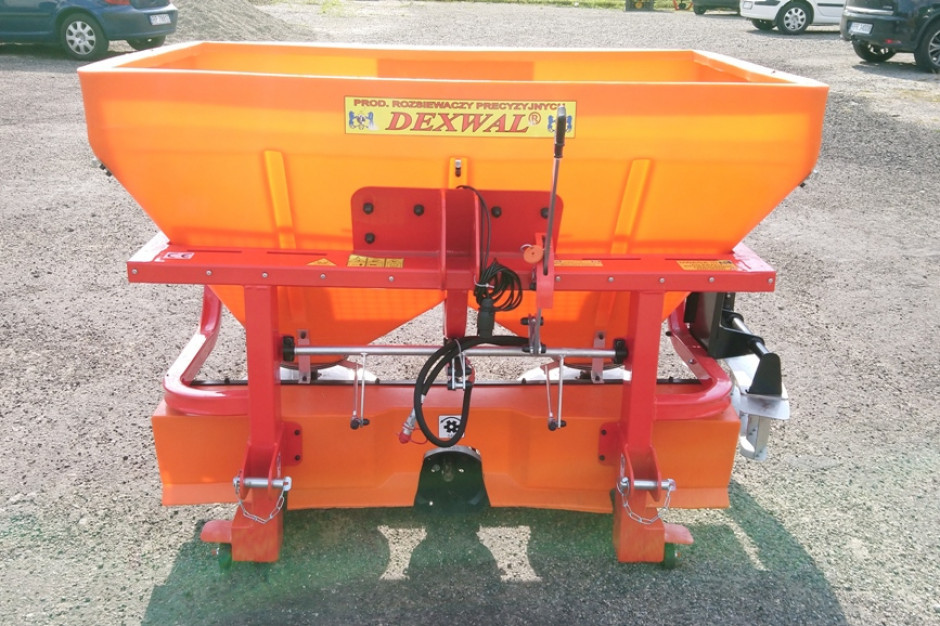 Rozsiewacze Dexwal typu Duo Lift to wydatek w wysokości około 5 500 zł, fot. gieldarolna.pl