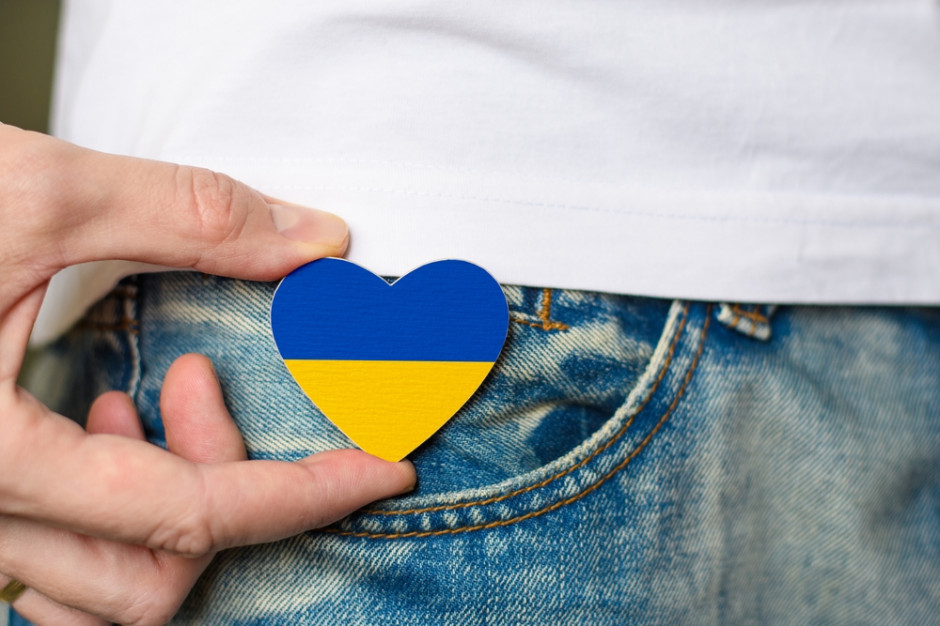 Nowe przepisy zakładają również zwolnienie z podatku dochodowego pomocy humanitarnej otrzymanej przez Ukraińców, fot. Shutterstock