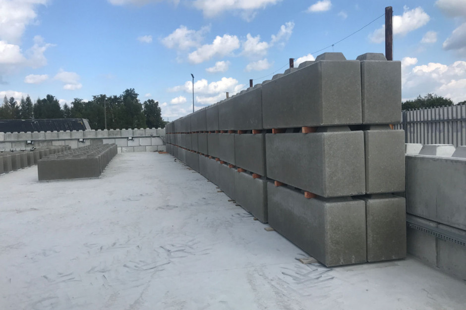 Betonowe bloczki Wall Block są produkowane w kilku długościach, fot. Hochtrans Beton
