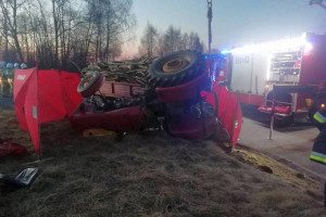 Traktorzysta zginął przygnieciony pojazdem