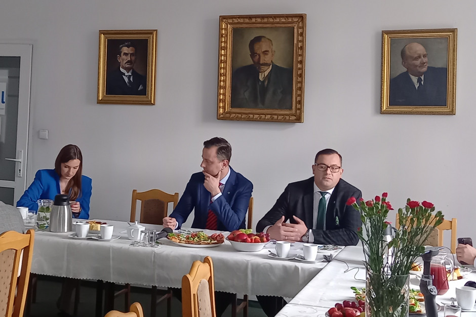 O bezpieczeństwie żywnościowym będą rozmawiali ludowcy z Polakami, o czym poinformowali na konferencji prasowej, fot. farmer.pl