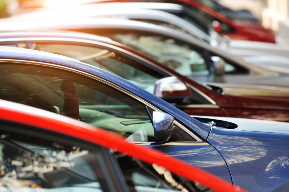 Przeciętne auto kupowane na kredyt jest obecnie ok. 40 proc. droższe w porównaniu z okresem tuż przed pandemią, fot. Shutterstock