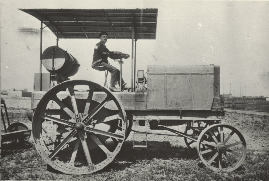 Prototypowy ciągnik rolniczy projektu Karola Taylora z 1918 r., fot. Biblioteka Narodowa