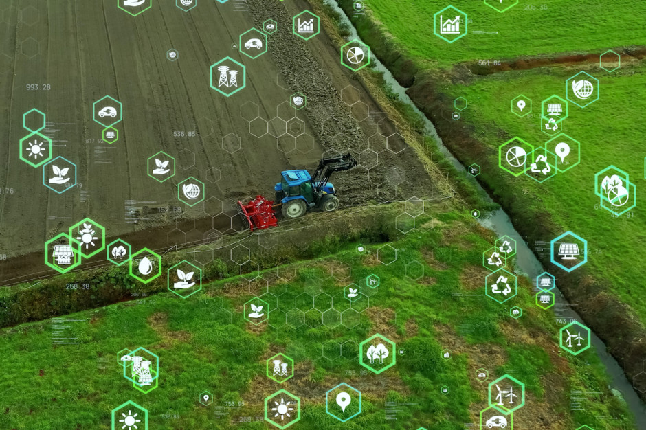 Dodatek Precision Farming do gry Farming Simulator 22 jest bezpłatny i można go pobrać na PC, konsole PlayStation, fot. Shutterstock