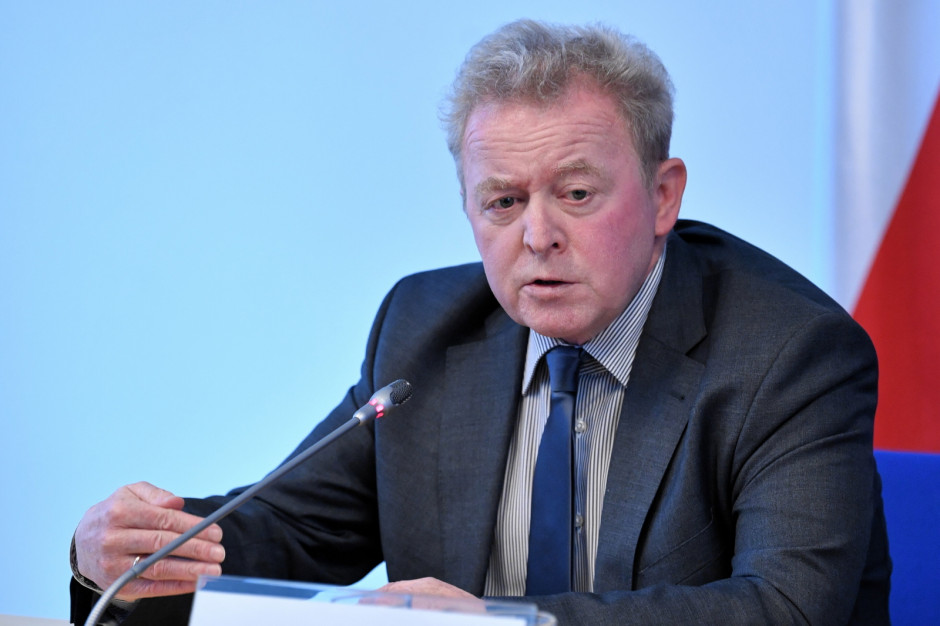 Wojciechowski przekazał, że pomoc dla Ukrainy polega też na umożliwieniu eksportu produktów rolnych, fot. PAP/Radek Pietruszka
