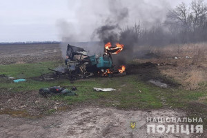 Ukraina: Rolnik najechał traktorem na minę i zginął