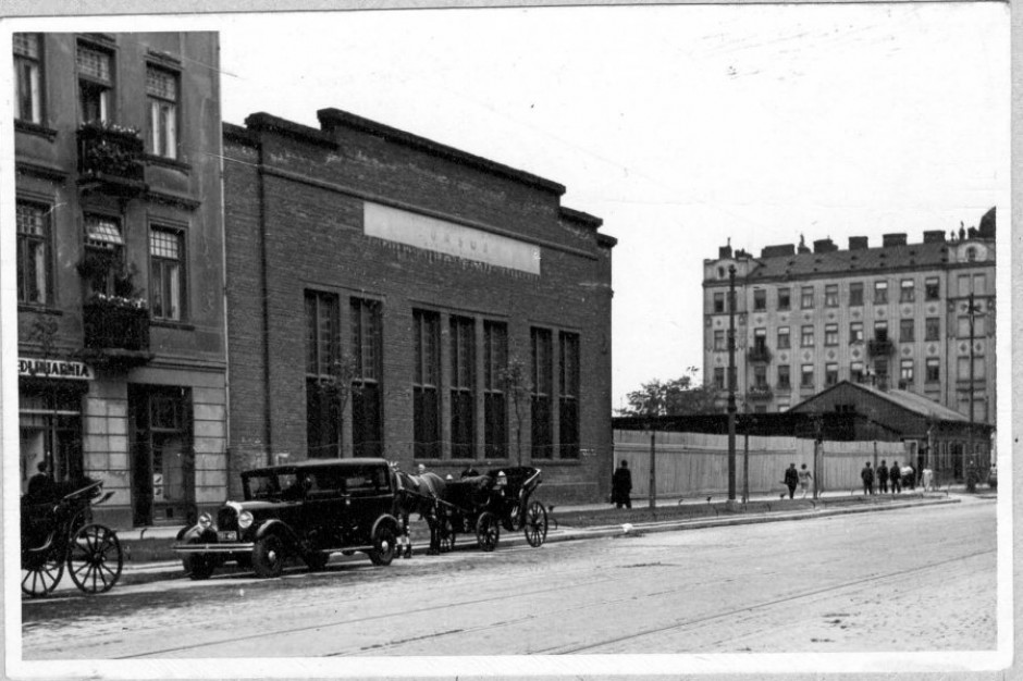 Front fabryki Ursusa od strony ulicy Wolskiej, zdjęcie wykonano w 1938 r., fot. Archiwum Państwowe w Warszawie - Referat Gabarytów