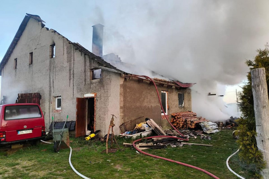 W płonącym budynku zgineły dwa konie, Foto: KP PSP Choszczno