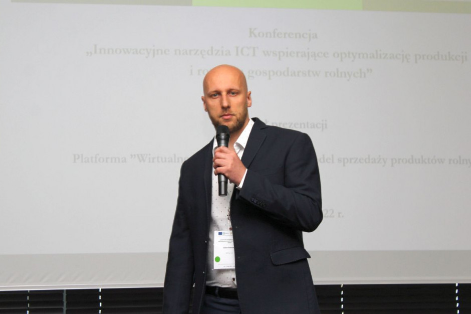 Grzegorz Patoła zaprezentował pomysł na serwis internetowy Wirtualne Pole, który będzie kojarzył rolników z konsumentami, Foto: GT