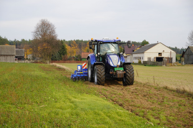 Wyjątkowa decyzja KE. Dla polskich rolników oznacza 130 mln euro wsparcia