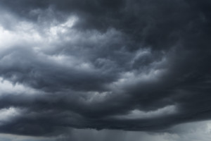 Opady deszczu i burze prognozowane na 5 i 6 lipca