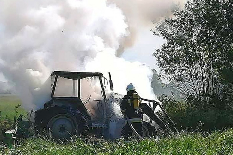 Ciągnik spłonął doszczętnie mimo wysiłków strażaków, Foto ilustracyjne: Straz Pożarna