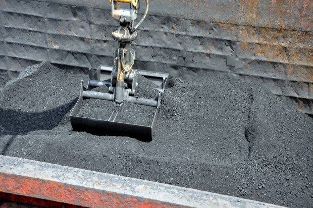 Jak skutecznie zamówić dostawę taniego węgla opałowego z kopalni PGG?