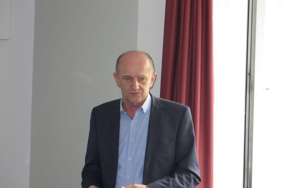 Krzysztof Zachaj, dyrektor Działu Nawozów w firmie Agrosimex, zaprezentował nowości w zakresie odżywiania roślin (fot. JŚ-S).