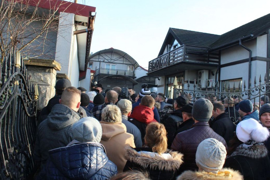 Oszukani rolnicy protestowali pod domem właściciela ZM "Zbyszko", fot. GT