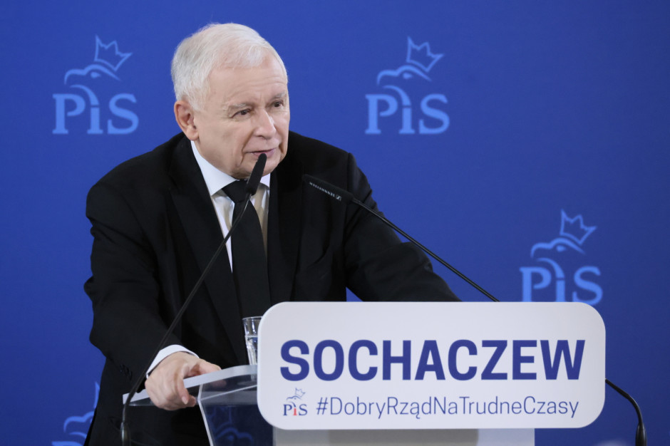 Prezes PiS zachęcił Polaków do kupowania obligacji, by w ten sposób chronić swoje oszczędności, PAP/PLeszek Szymański