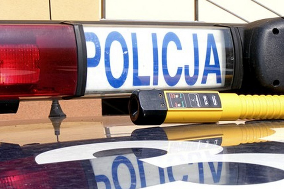 Jadący zygzakiem traktor skłonił świadka do telefomu na numer 112, Foto: Policja
