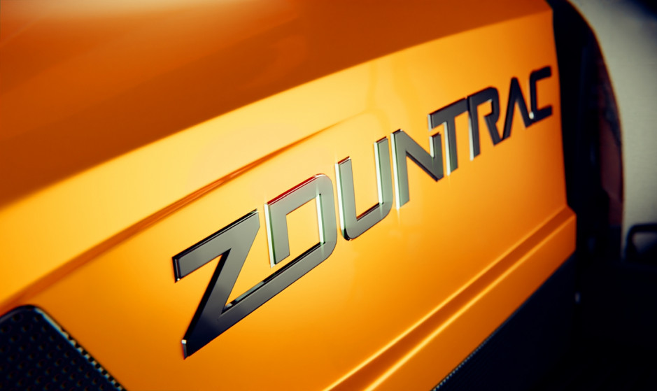 Logo Zduntrac na masce ciągnika, fot. Pronar Wheels
