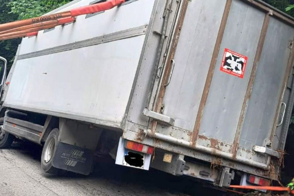 Ciężarówka transportowała 20 sztuk bydła, Foto: KP PSP Skarżysko-Kamienna