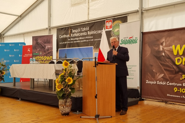 Tadeusz Dylon, Prezydent Polskiego Związku Pszczelarskiego podczas konferencji w Różańcu, fot.KM „Pszczoła bohater” tematem dni pola w Różańcu