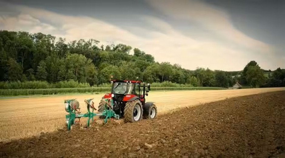 Nowy Ciągnik Farmall C Od Case IH