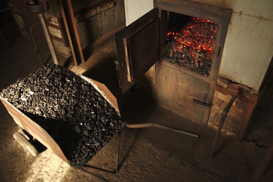 W woj. świętokrzyskim rozpoczyna się "dystrybucja taniego węgla", fot.Shutterstock