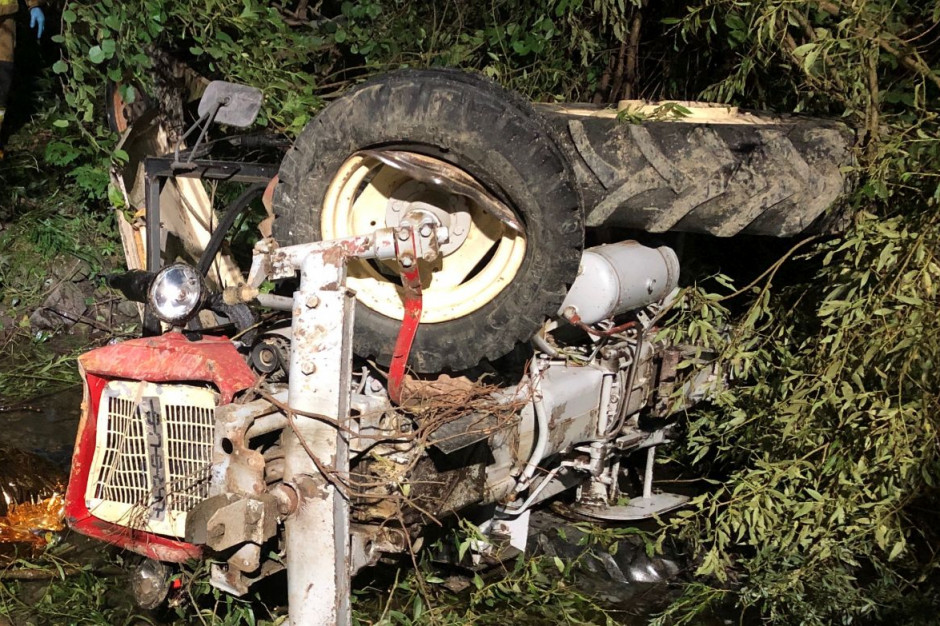 Kierujący zginął przygnieciony przez traktor, Foto ilustracyjne: Straż Pożarna