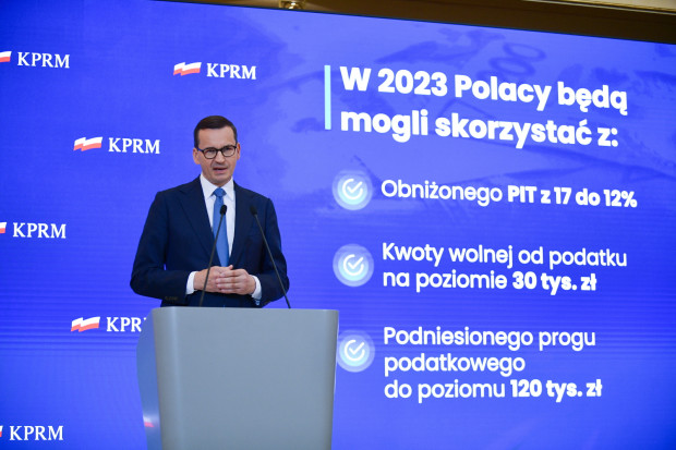Deficyt budżetu państwa ma wynieść nie więcej niż 65 mld zł, fot. PAP/Marcin Obara. Jakie są założenia budżetu na 2023 rok? Rząd planuje obniżenie podatków