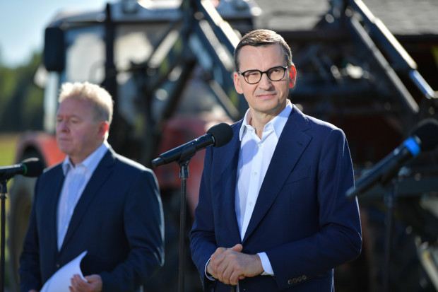 Premier podkreślił, że dla rządu Prawa i Sprawiedliwości polska wieś jest fundamentem polskiej gospodarki, fot. PAP/Przemysław Piątkowski Premier zapowiedział ponad 100 mld złotych dla polskiego rolnictwa