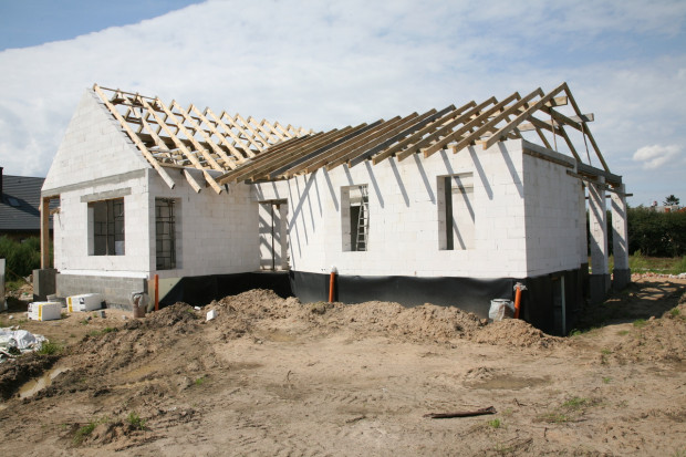 Wykonania robót murarskich, a dopuszczalne odchyłki na budowie domu